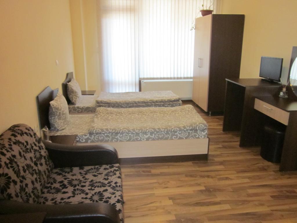 Panorama Guest House Smoljan Esterno foto