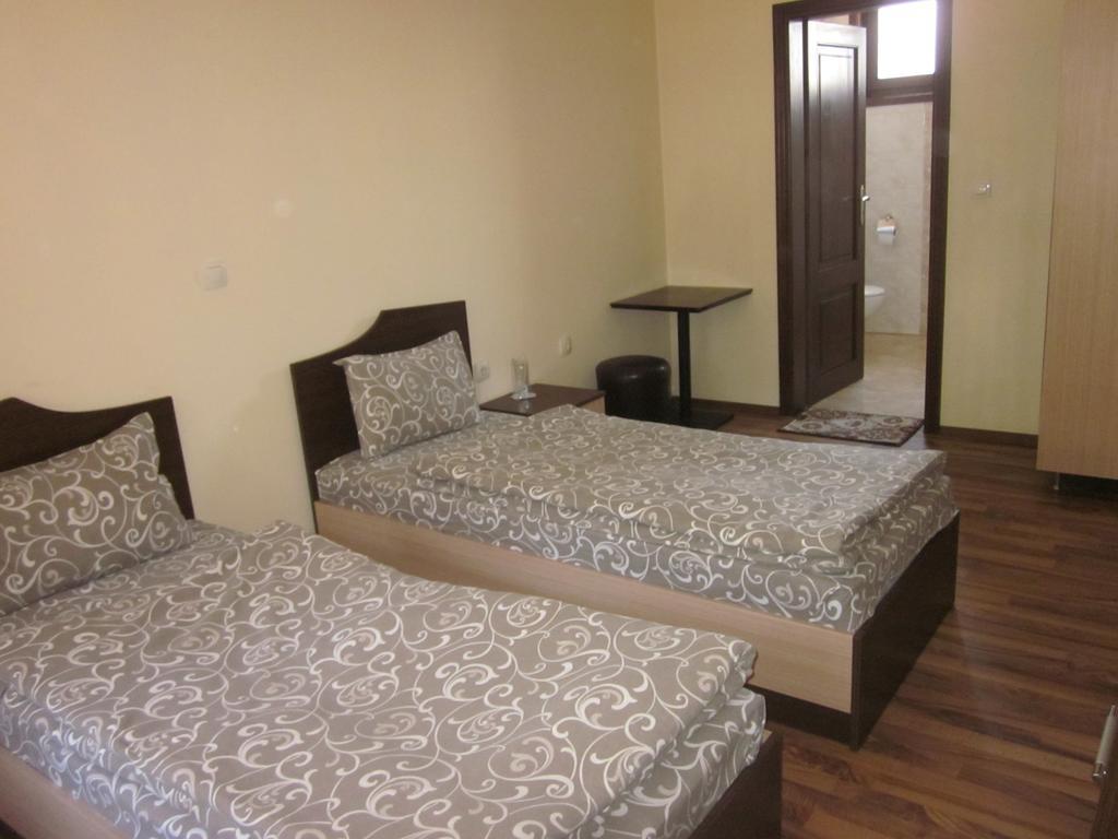 Panorama Guest House Smoljan Esterno foto